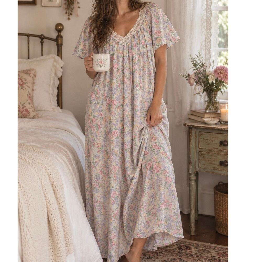 Vintage 80s Elana Rose Print V Neck Lace Trim Cottagecore Maxi Night Gown OS